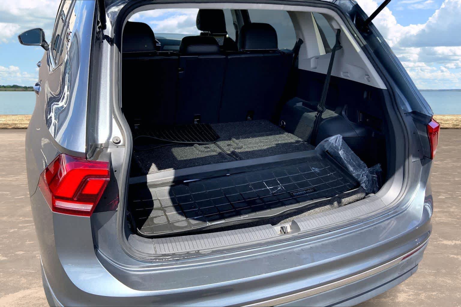 Used 2021 Volkswagen Tiguan SE FWD image 18