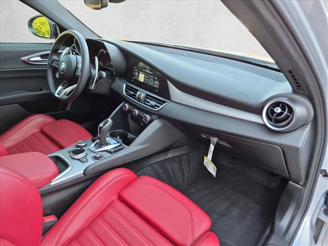 Used 2025 Alfa Romeo Giulia w/ Veloce Package Rwd image 24