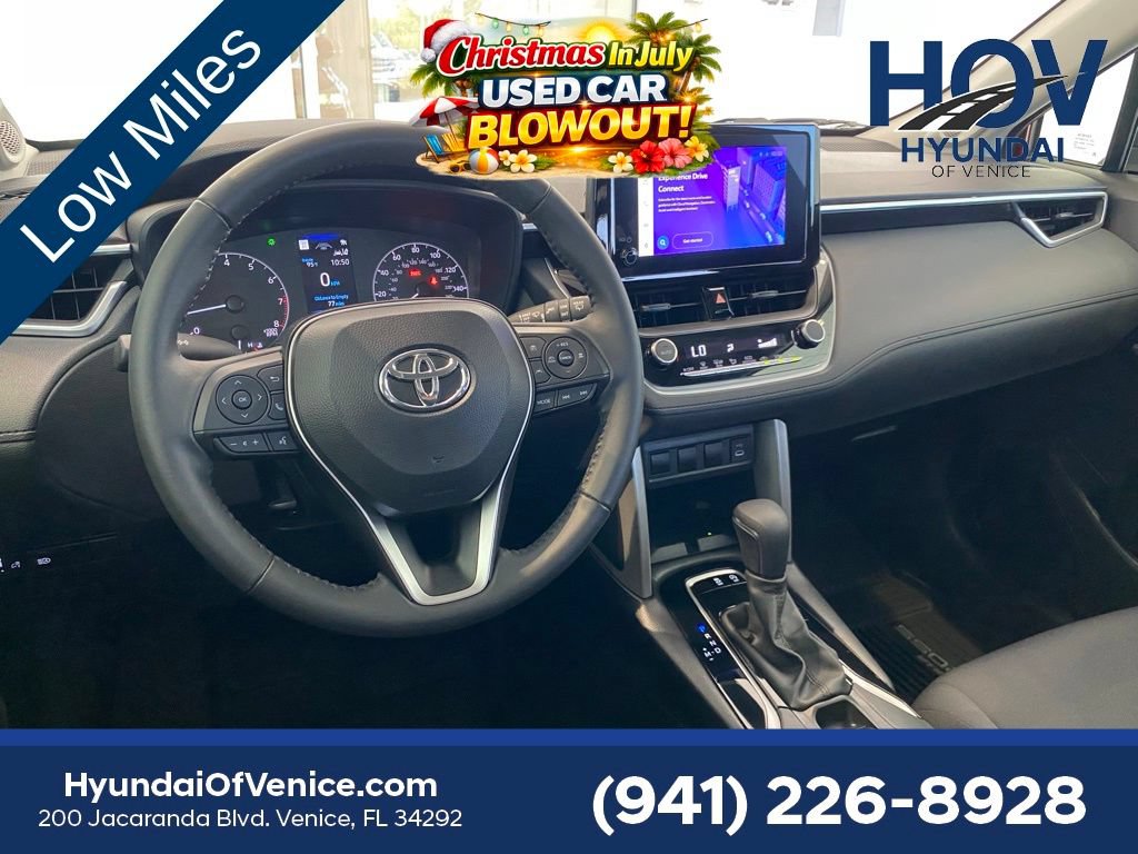 Used 2024 Toyota Corolla Cross LE w/ Moonroof Package FWD image 12