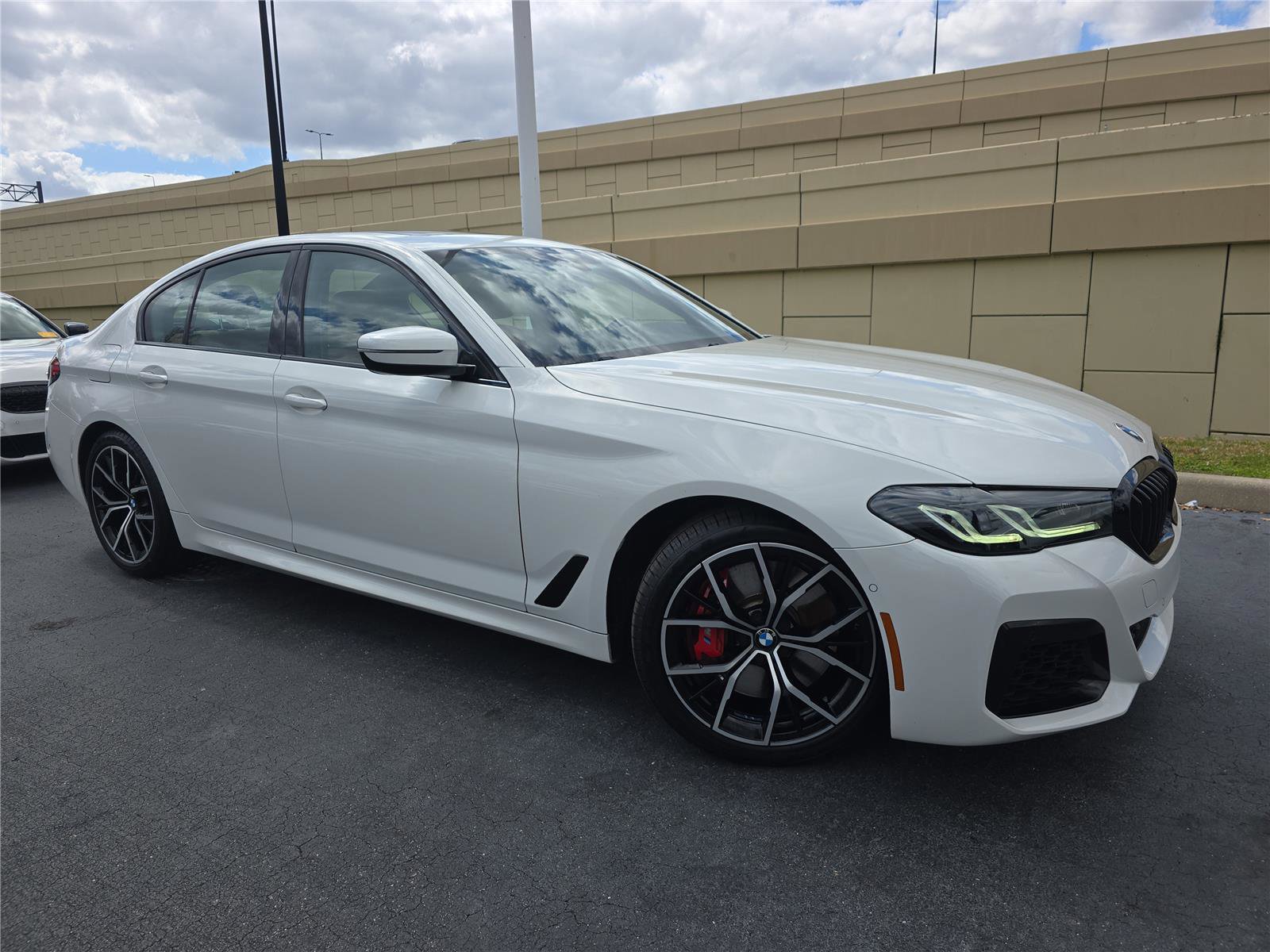 Certified 2023 BMW 540i xDrive w/ M Sport Package image 26