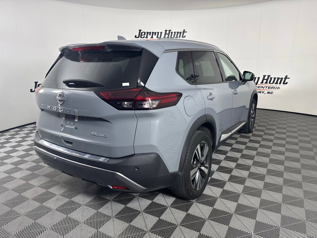 Used 2023 Nissan Rogue SL AWD/4WD image 7