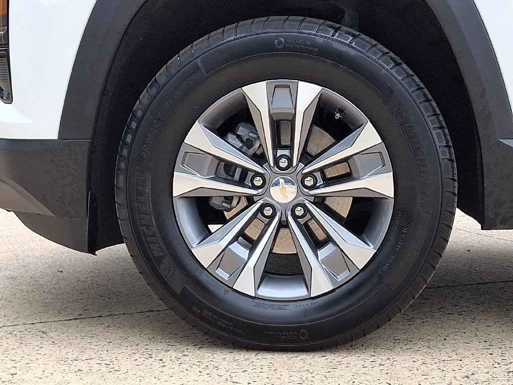 Used 2025 Chevrolet Equinox LT AWD/4WD image 8