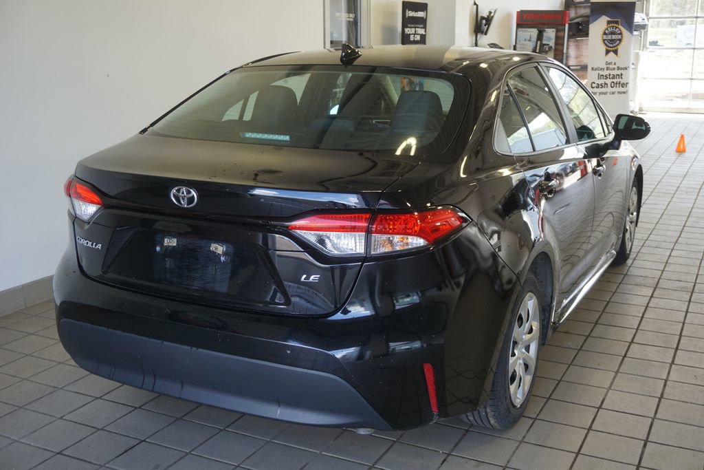 Used 2023 Toyota Corolla LE FWD image 12