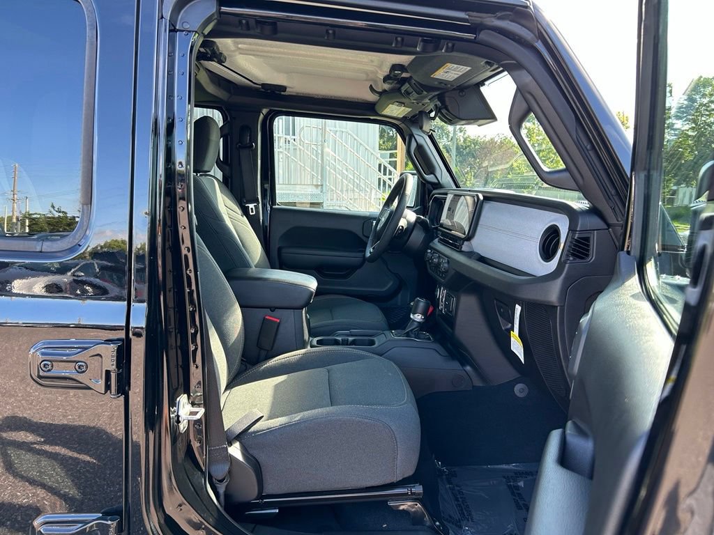 Used 2024 Jeep Gladiator Sport AWD/4WD image 36