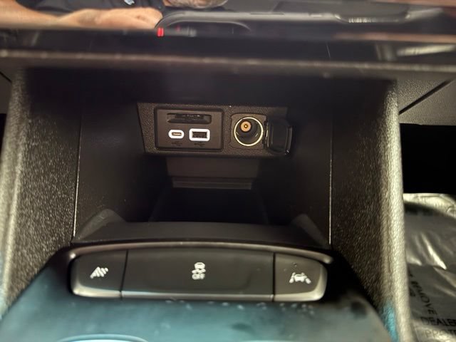 Used 2023 Chevrolet Bolt LT FWD image 33