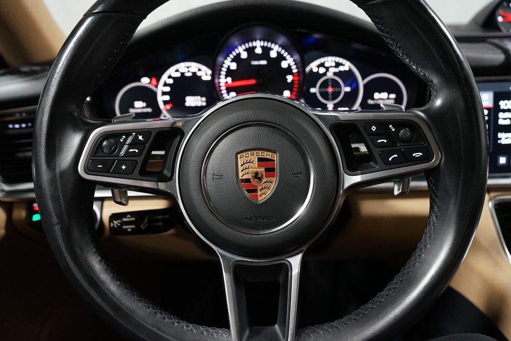 Used 2018 Porsche Panamera image 12