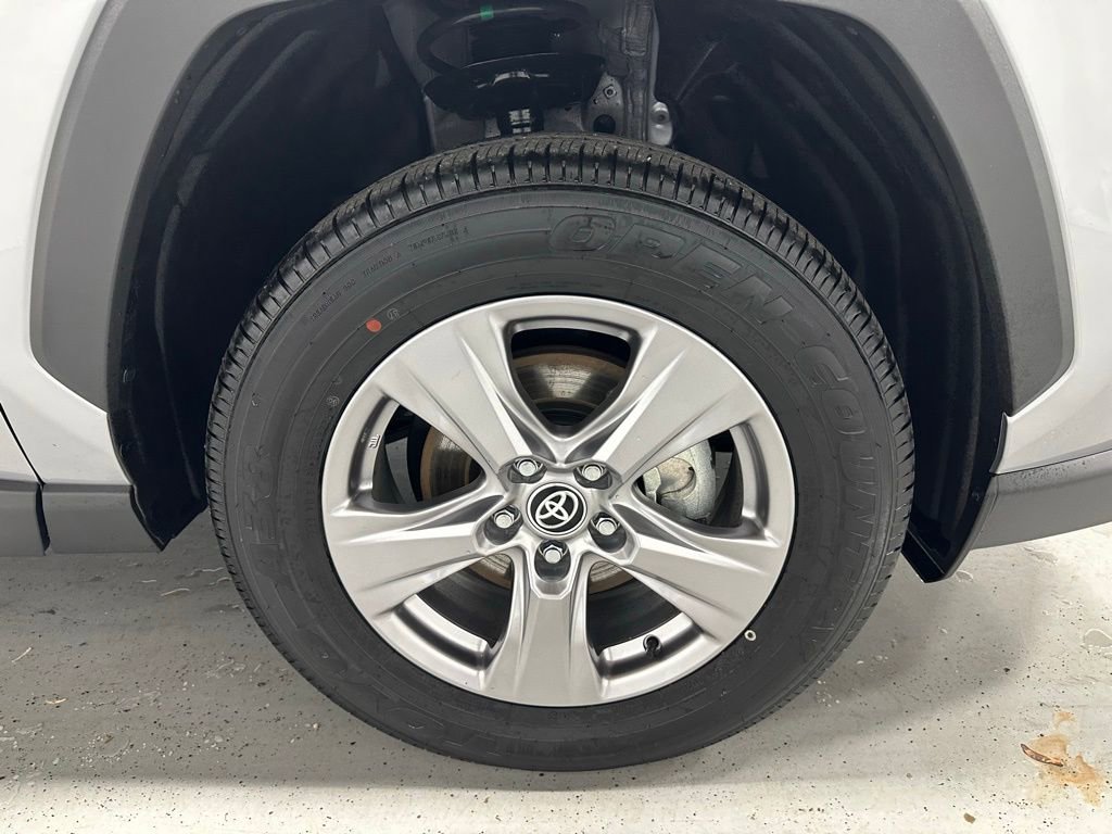 Used 2025 Toyota RAV4 LE image 61