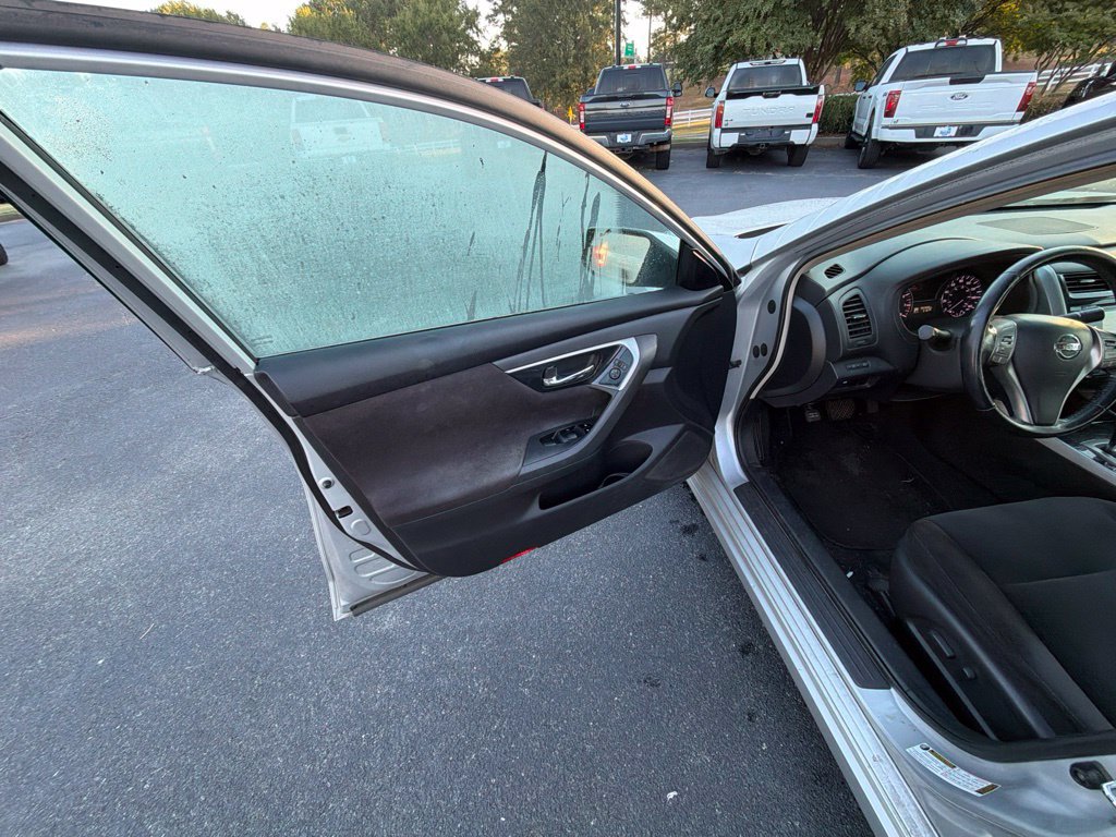 Used 2013 Nissan Altima 2.5 SV FWD image 9