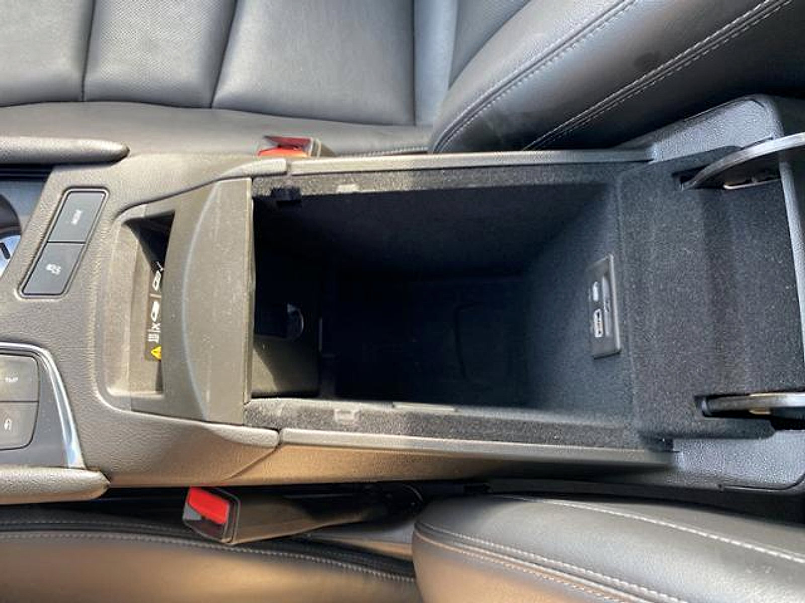 Used 2025 Cadillac XT6 Premium Luxury FWD image 35