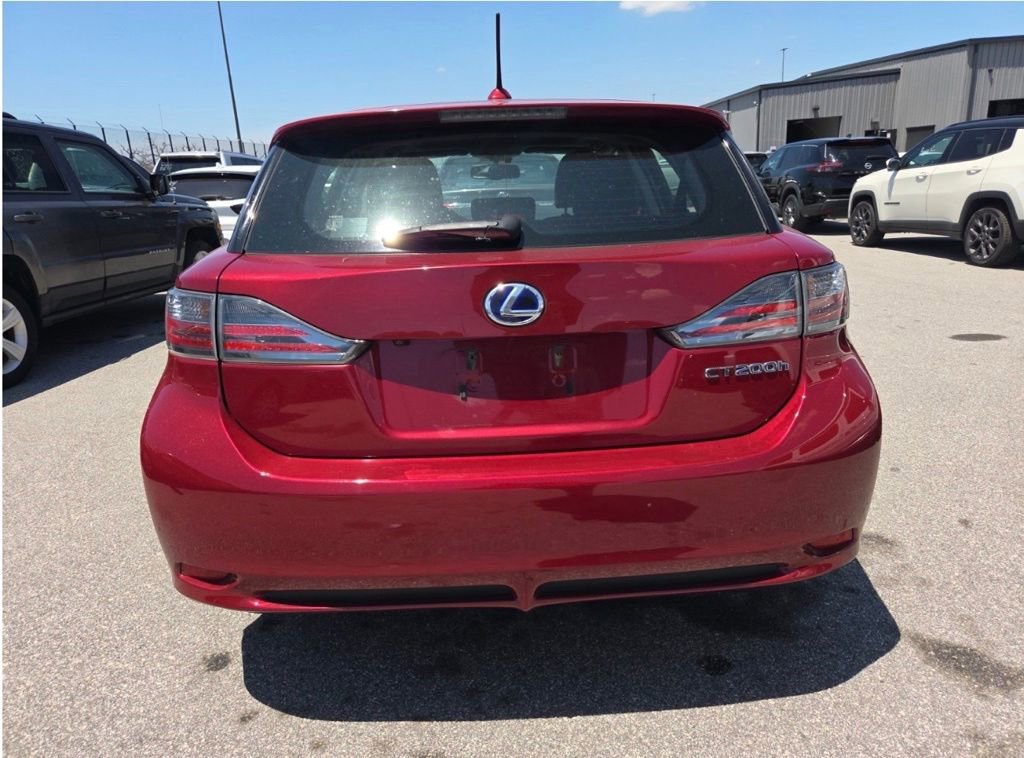 Used 2011 Lexus CT 200h Premium w/ Leather Pkg FWD image 5