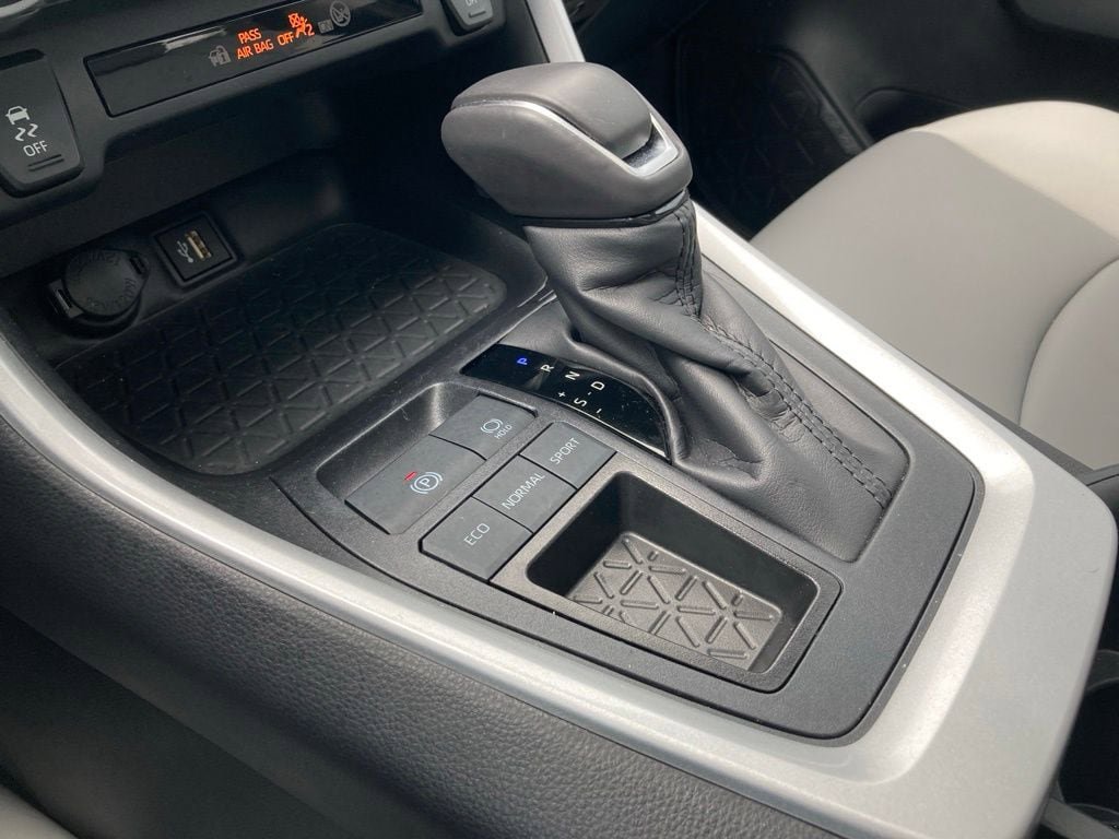 Certified 2025 Toyota RAV4 XLE Premium FWD image 27
