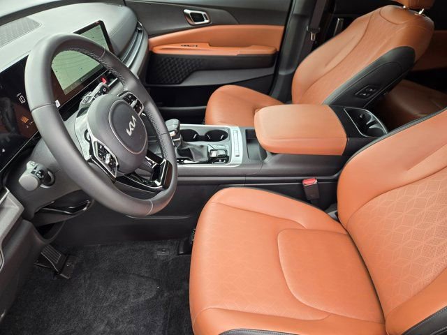Certified 2026 Kia Carnival EX FWD image 12