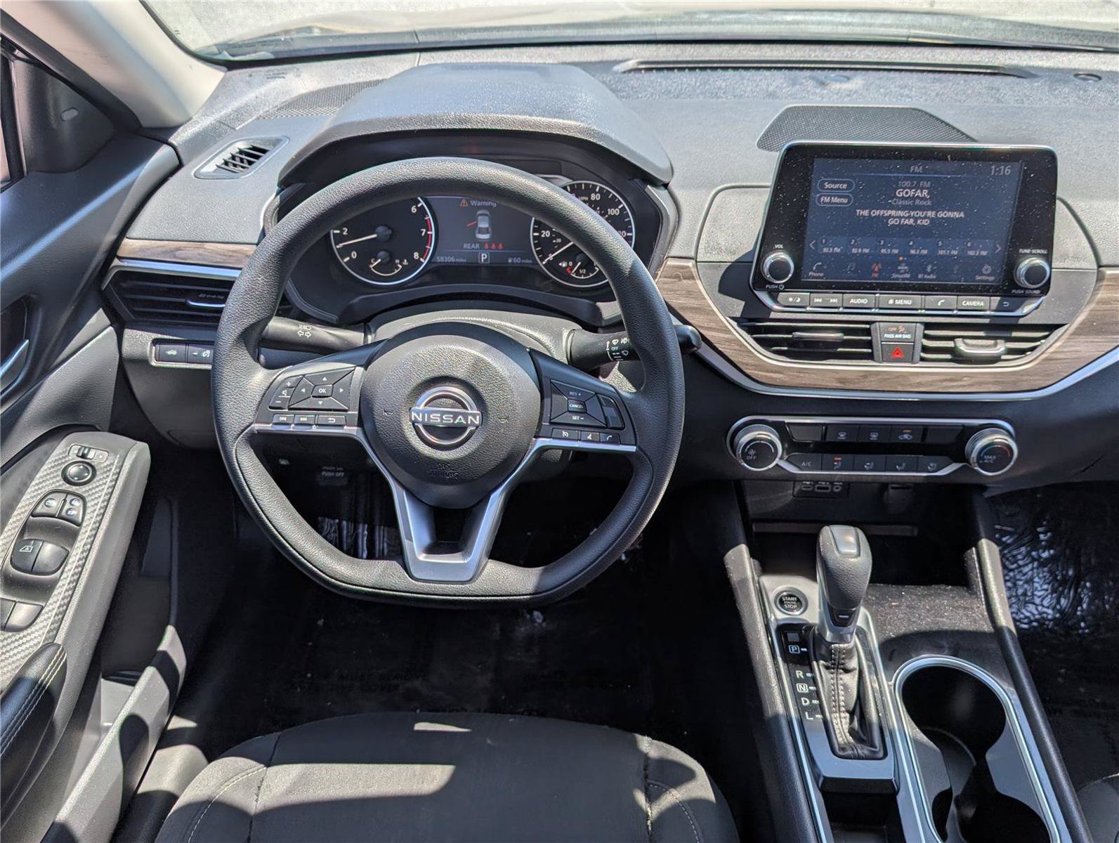 Used 2024 Nissan Altima 2.5 SV FWD image 16