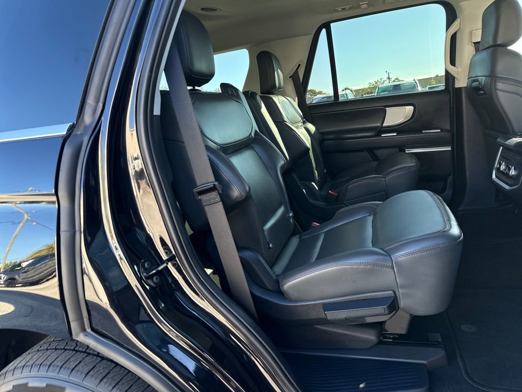 Certified 2025 Ford Expedition Active image 28