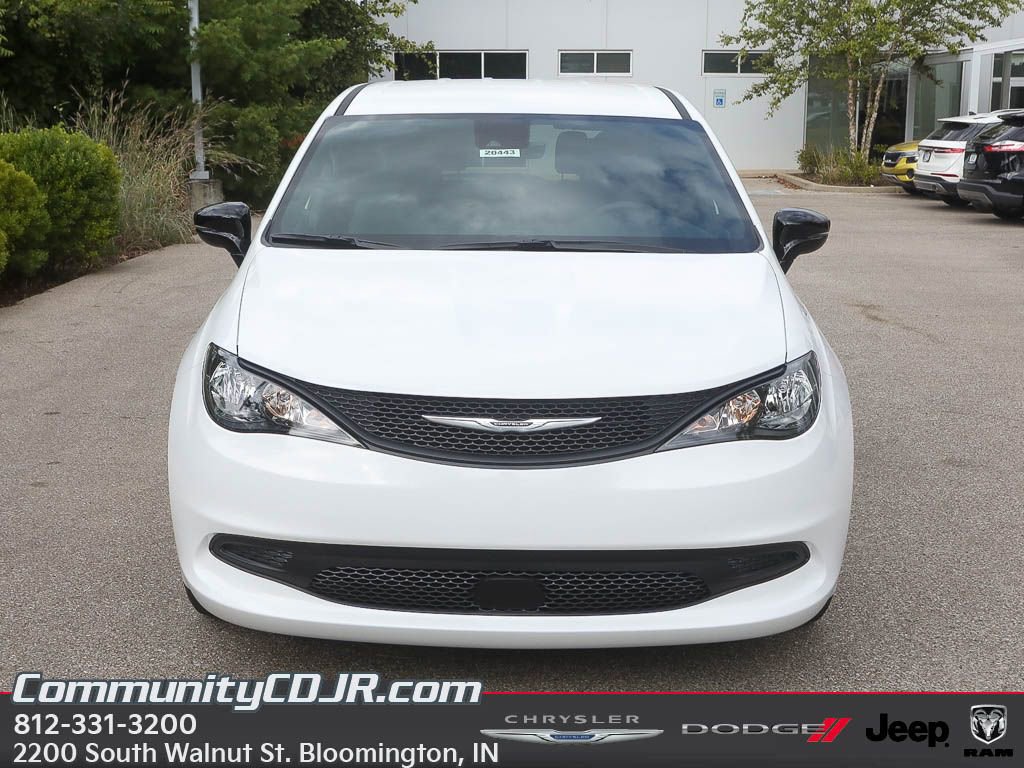 New 2026 Chrysler Voyager LX FWD image 9