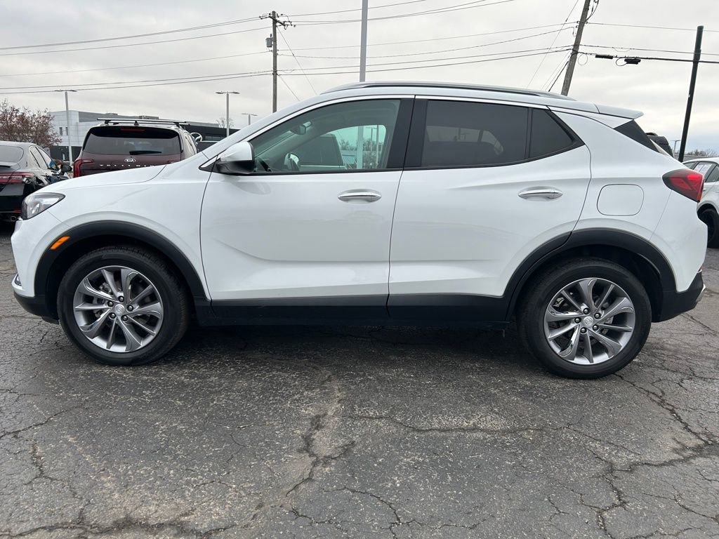 Used 2023 Buick Encore GX Essence w/ Experience Buick Package image 4