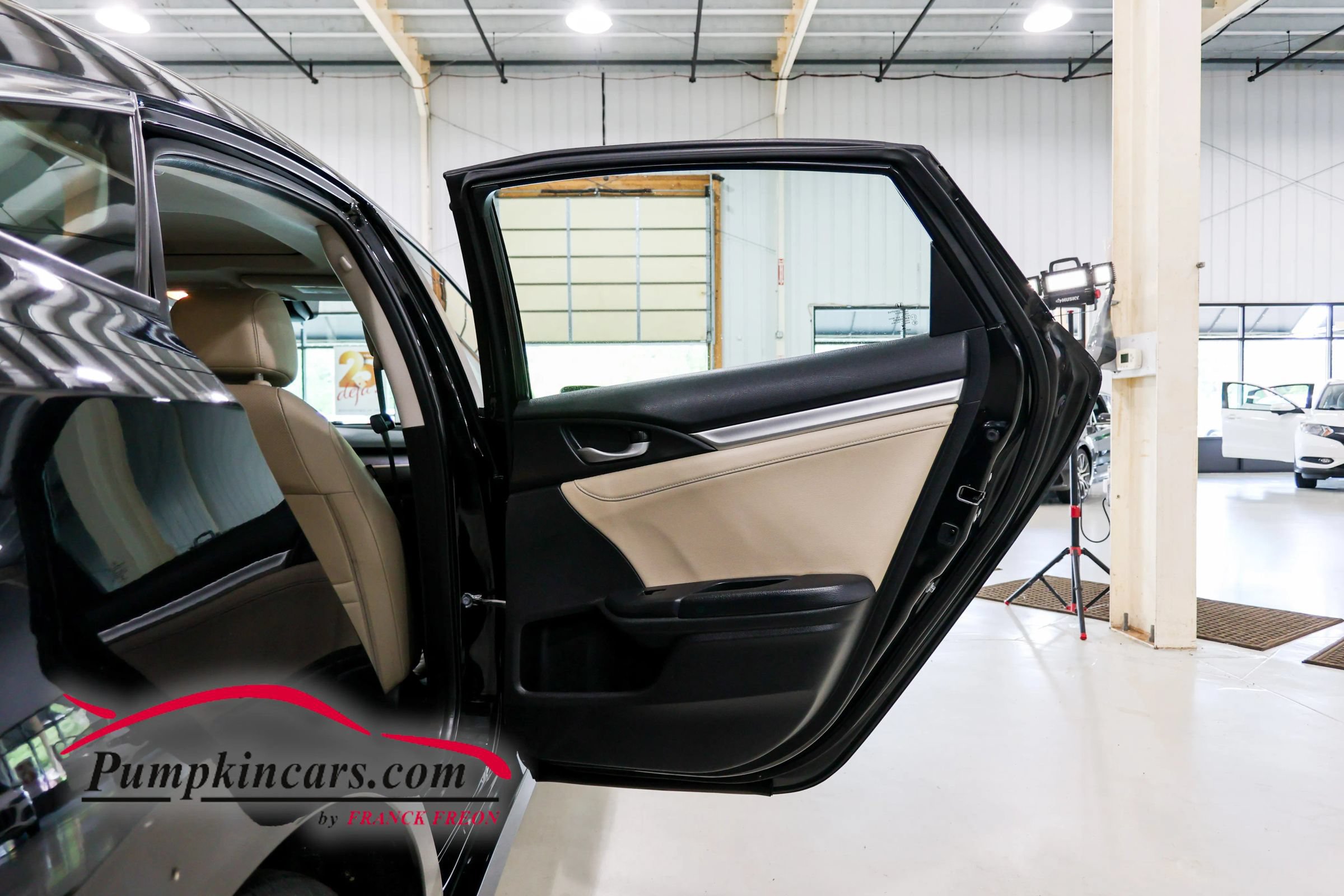 Used 2017 Honda Civic Touring image 24