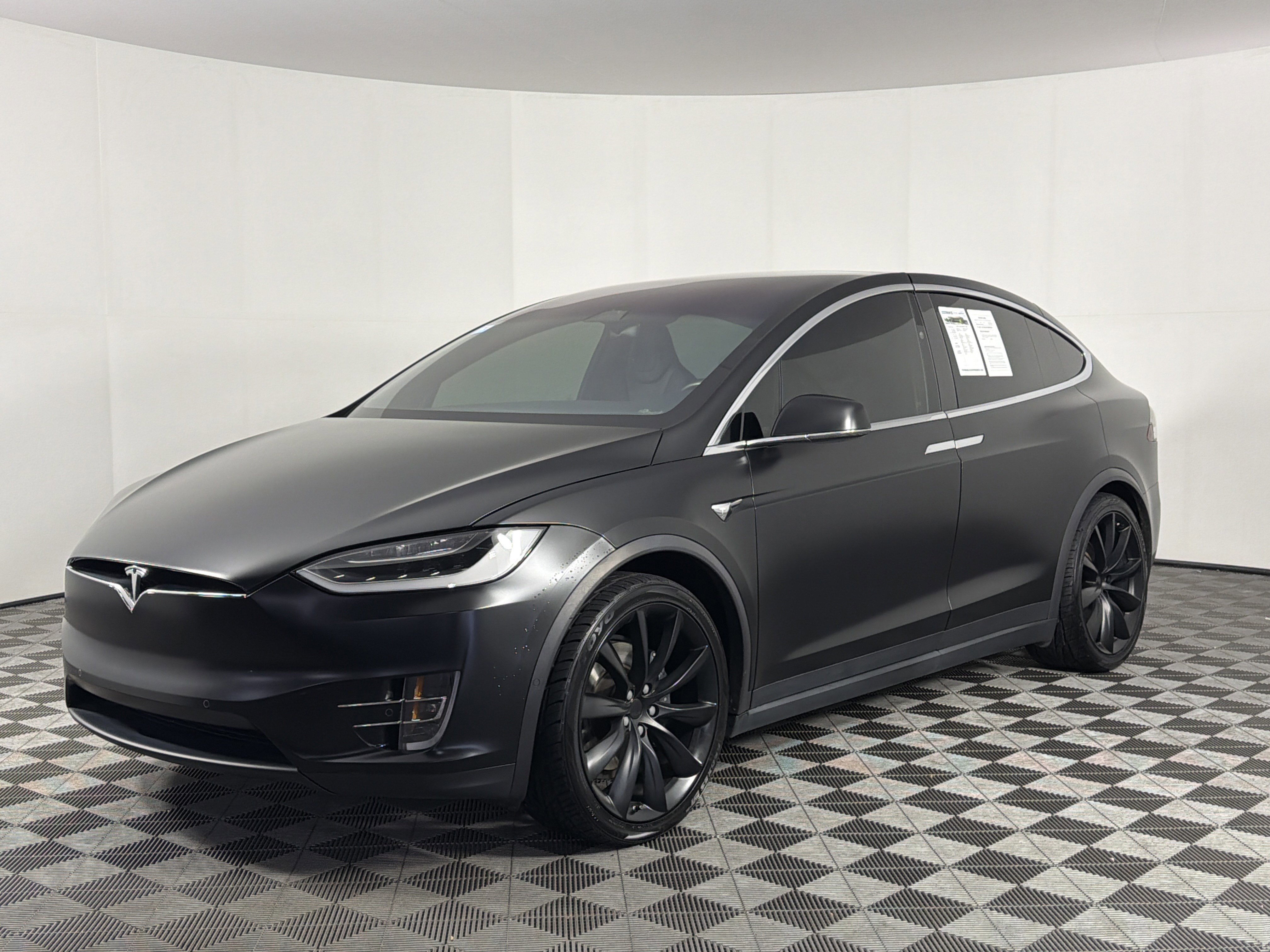 Used 2018 Tesla Model X 75D image 3