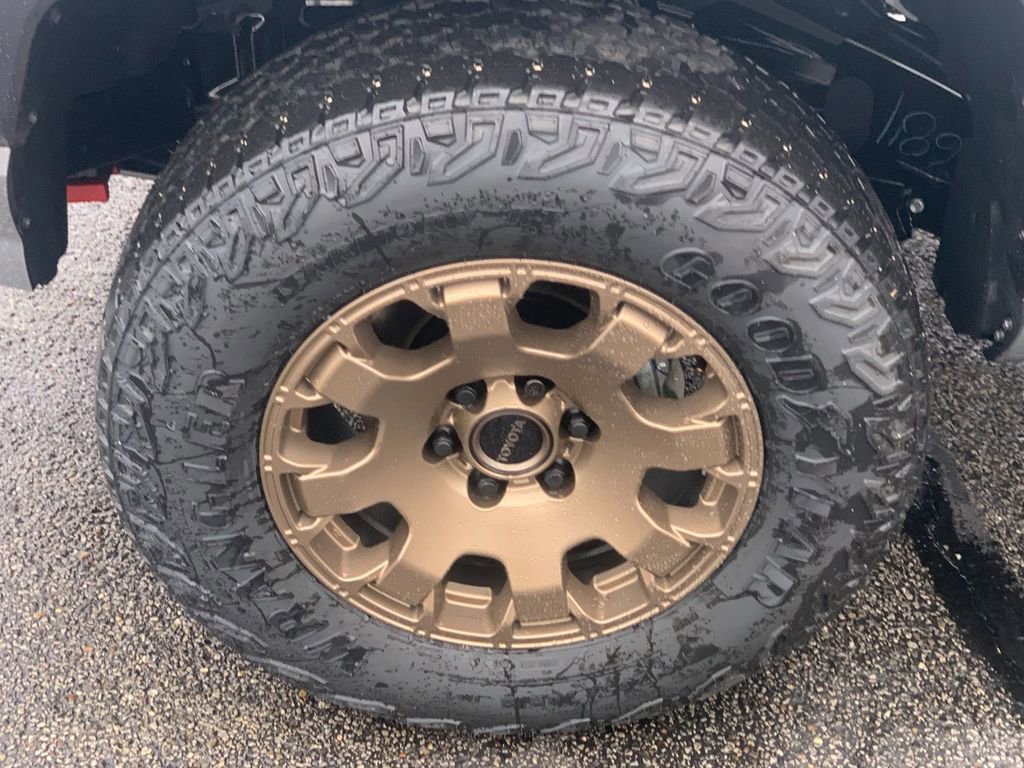 New 2025 Toyota Tacoma Trailhunter image 9
