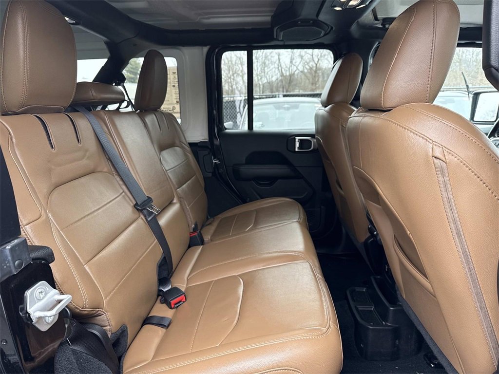 Used 2022 Jeep Wrangler Unlimited Sahara w/ Cold Weather Group image 11