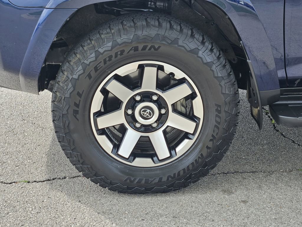 Used 2022 Toyota 4Runner TRD Off-Road image 9