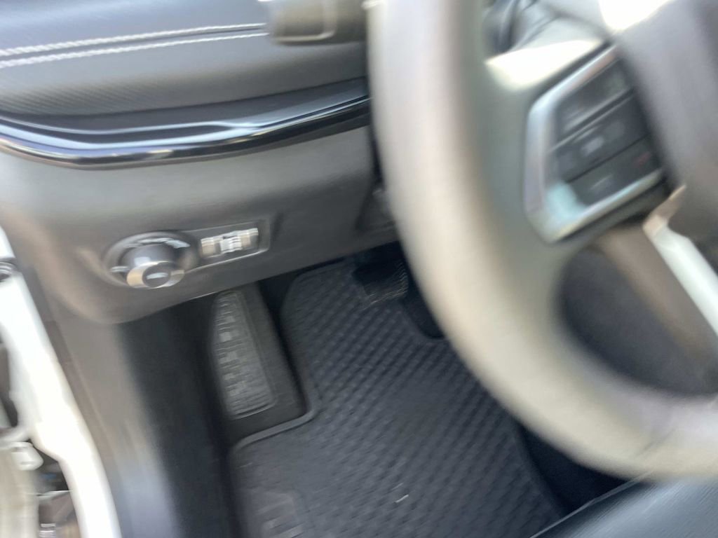 Used 2024 Jeep Compass Latitude w/ Convenience Group image 14