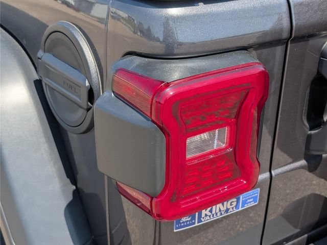 Used 2024 Jeep Wrangler Unlimited Rubicon w/ Technology Group AWD/4WD image 9