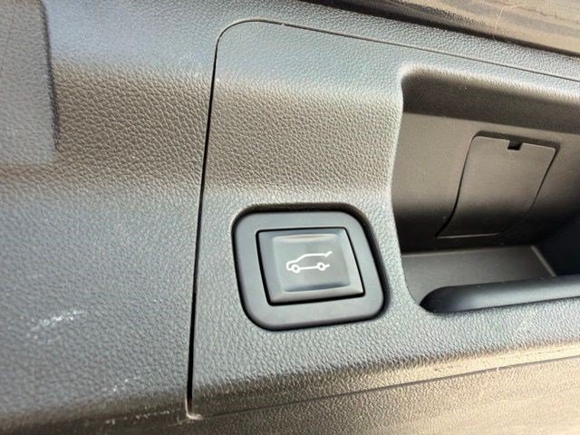 Used 2017 GMC Acadia Denali AWD/4WD image 18