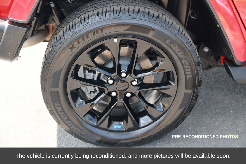 Used 2023 Jeep Wrangler Unlimited Sahara image 9