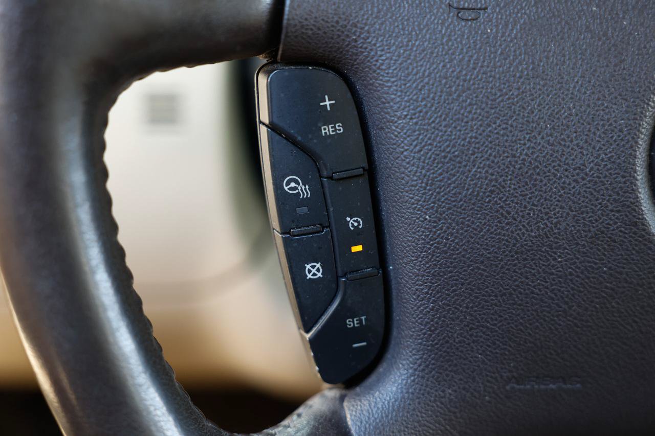 Used 2011 Buick Lucerne CXL FWD image 24