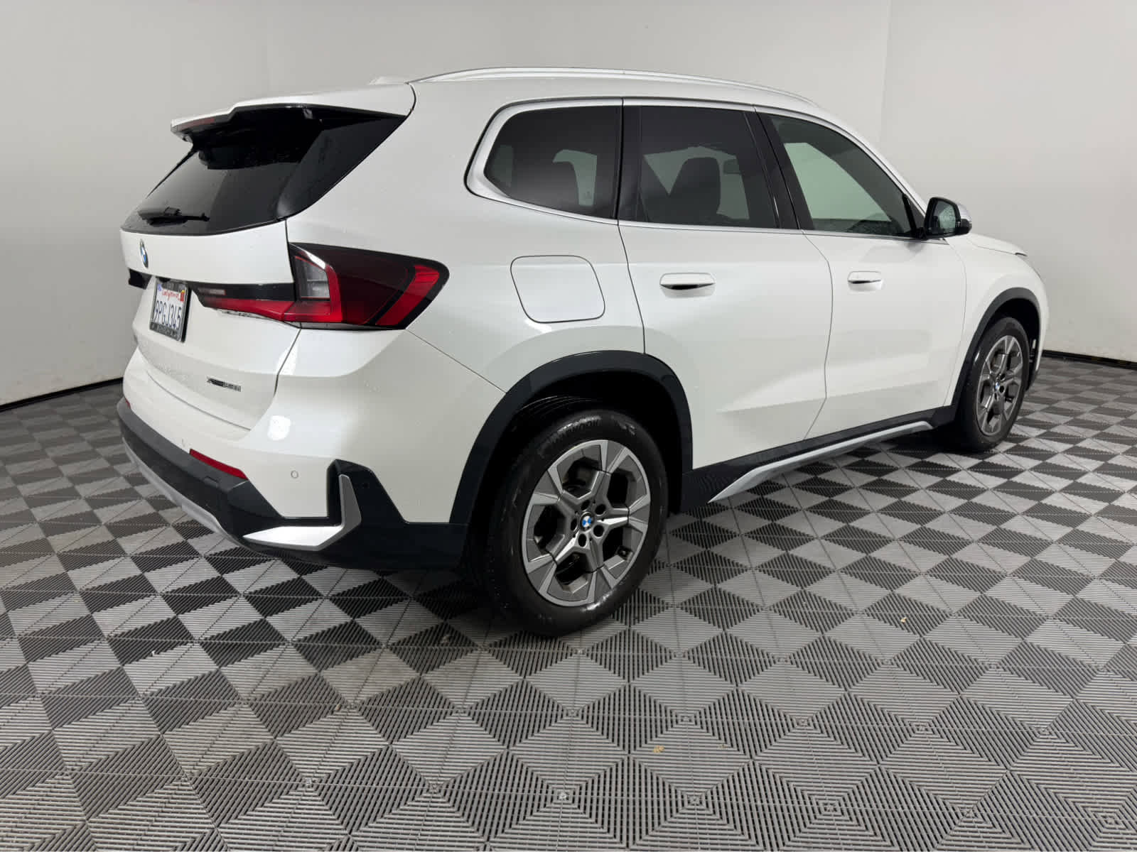 Certified 2023 BMW X1 xDrive28i w/ Premium Package image 3