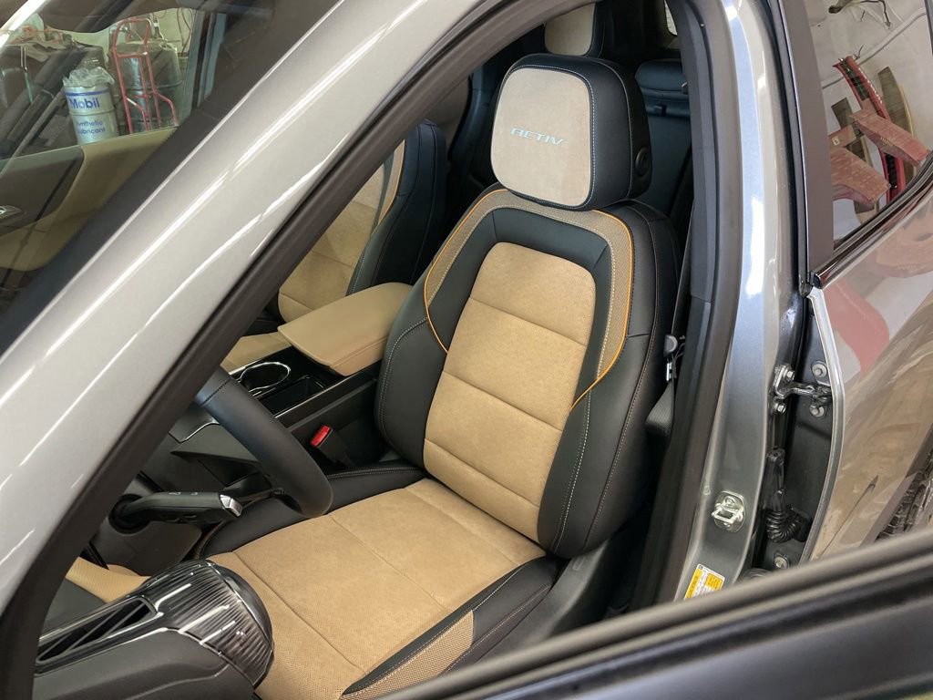 New 2026 Chevrolet Equinox ACTIV w/ Convenience Package III AWD/4WD image 11