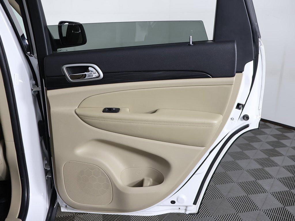 Used 2022 Jeep Grand Cherokee Laredo E image 23