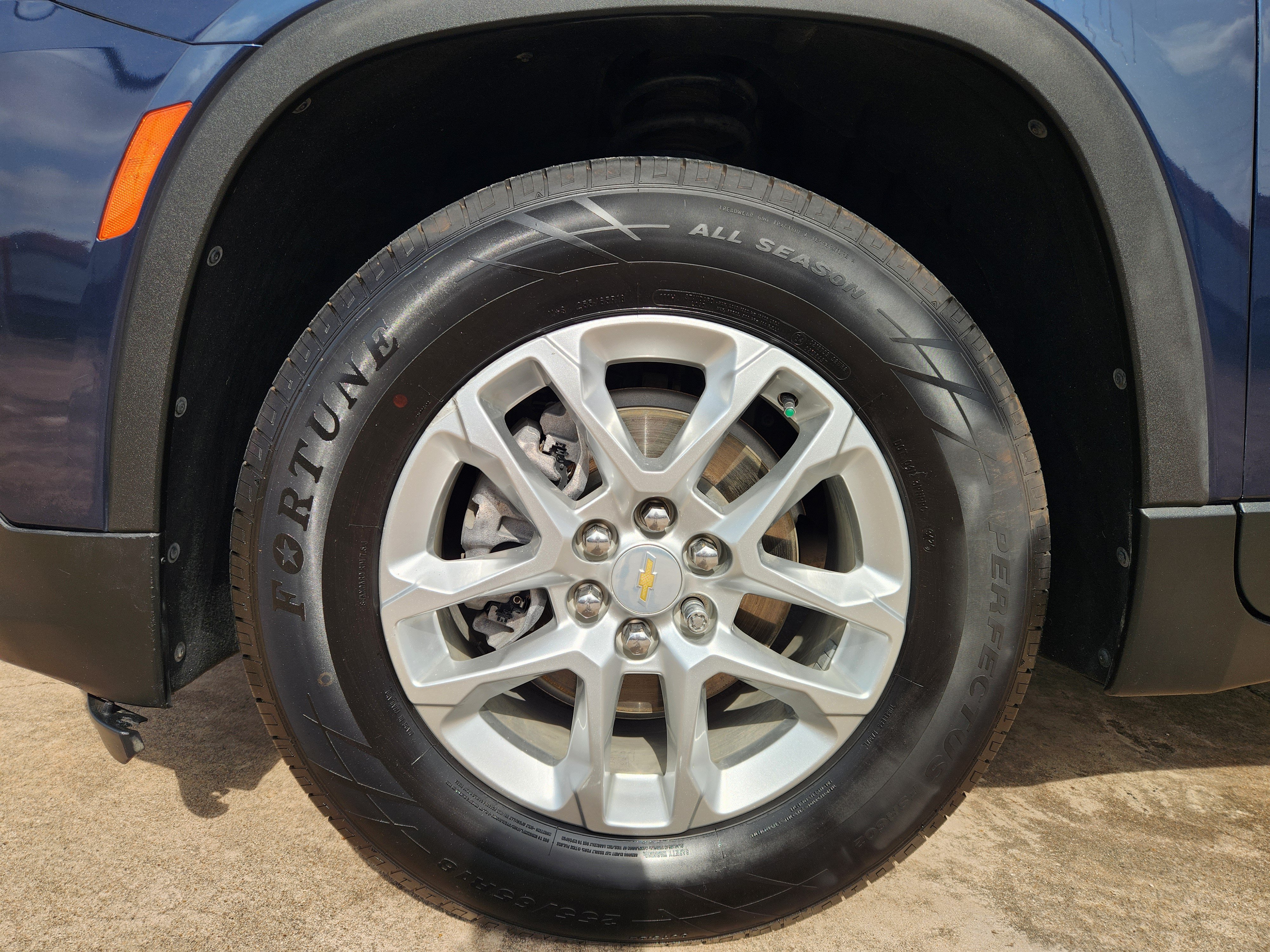 Certified 2023 Chevrolet Traverse LS FWD image 11