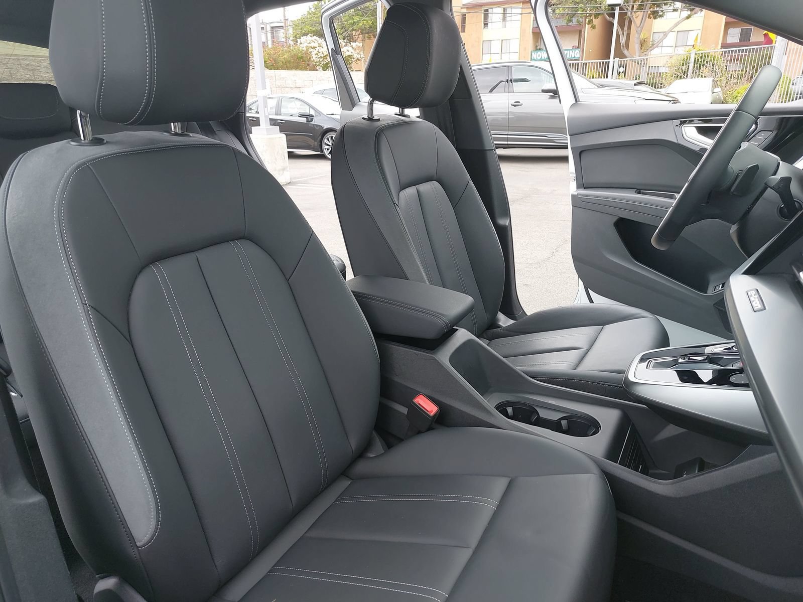 Used 2025 Audi Q4 e-tron Premium w/ Convenience Package AWD/4WD image 10