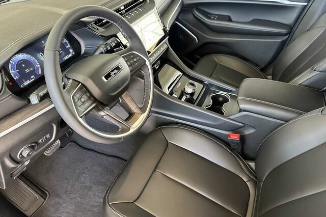 New 2026 Jeep Grand Cherokee Limited AWD/4WD image 7