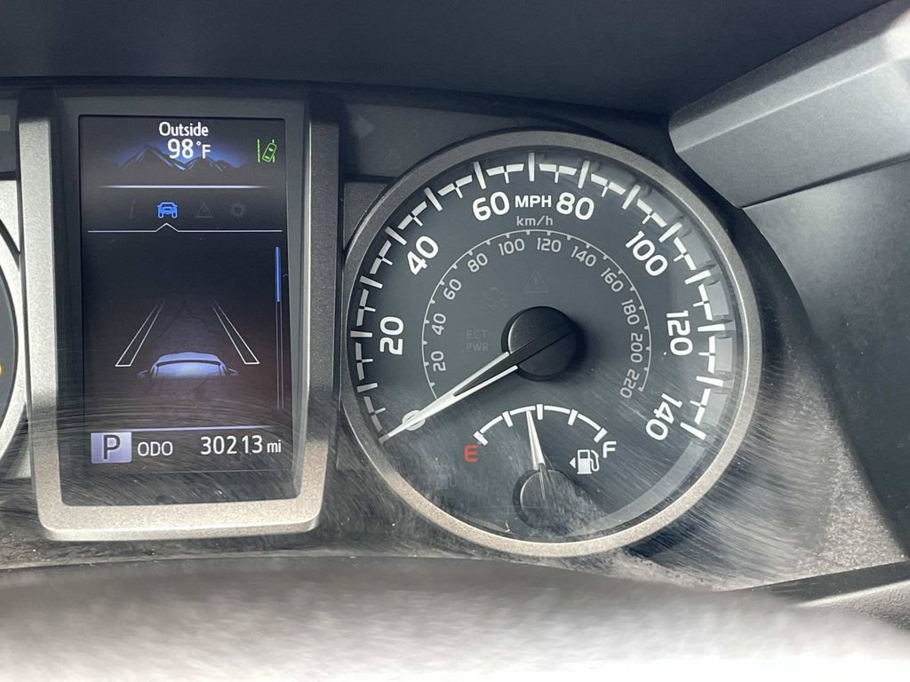 Used 2022 Toyota Tacoma TRD Off-Road w/ Technology Package AWD/4WD image 27