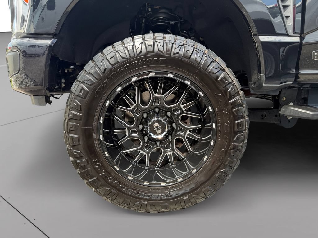 Used 2023 Ford F250 Lariat w/ Sport Appearance Package AWD/4WD image 9