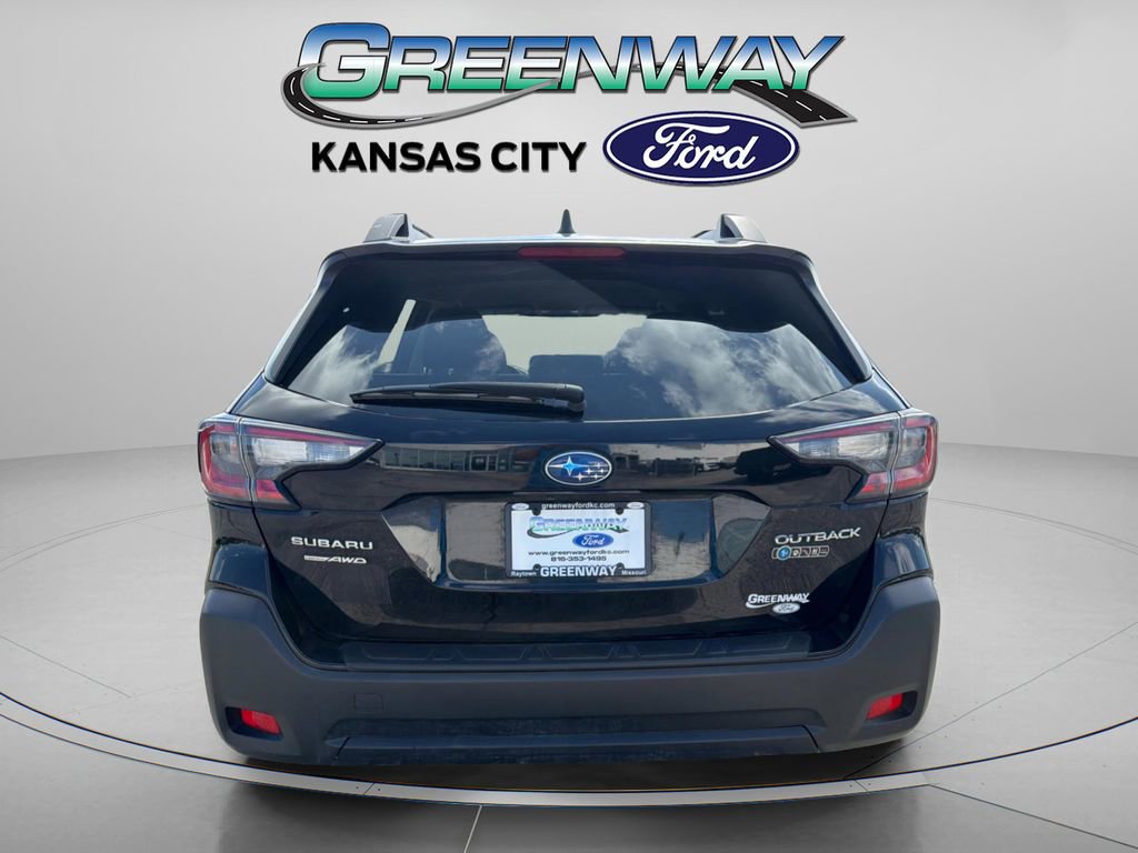 Used 2024 Subaru Outback Premium AWD/4WD image 4