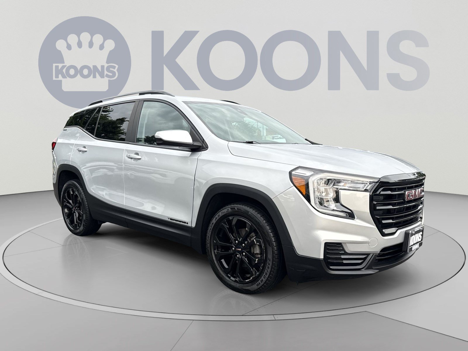 Used 2022 GMC Terrain SLE w/ Driver Convenience Package FWD image 10