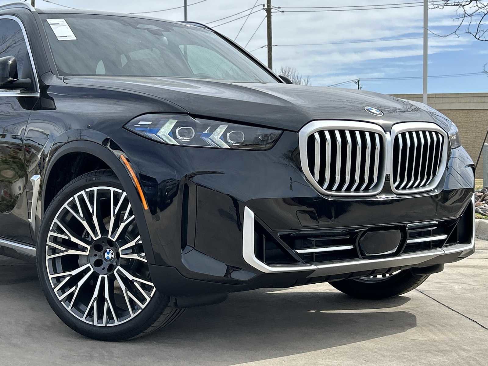 New 2026 BMW X5 xDrive40i w/ Executive Package image 3