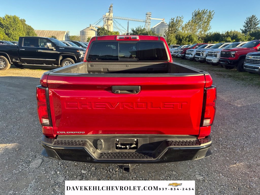 Used 2025 Chevrolet Colorado Z71 w/ Technology Package AWD/4WD image 4