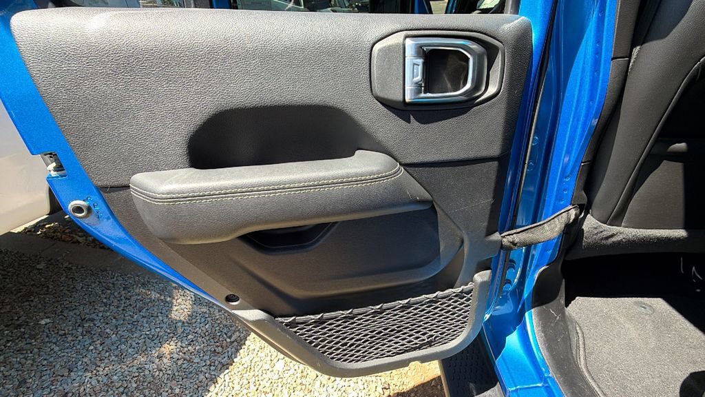 Used 2021 Jeep Wrangler Unlimited Sahara AWD/4WD image 13