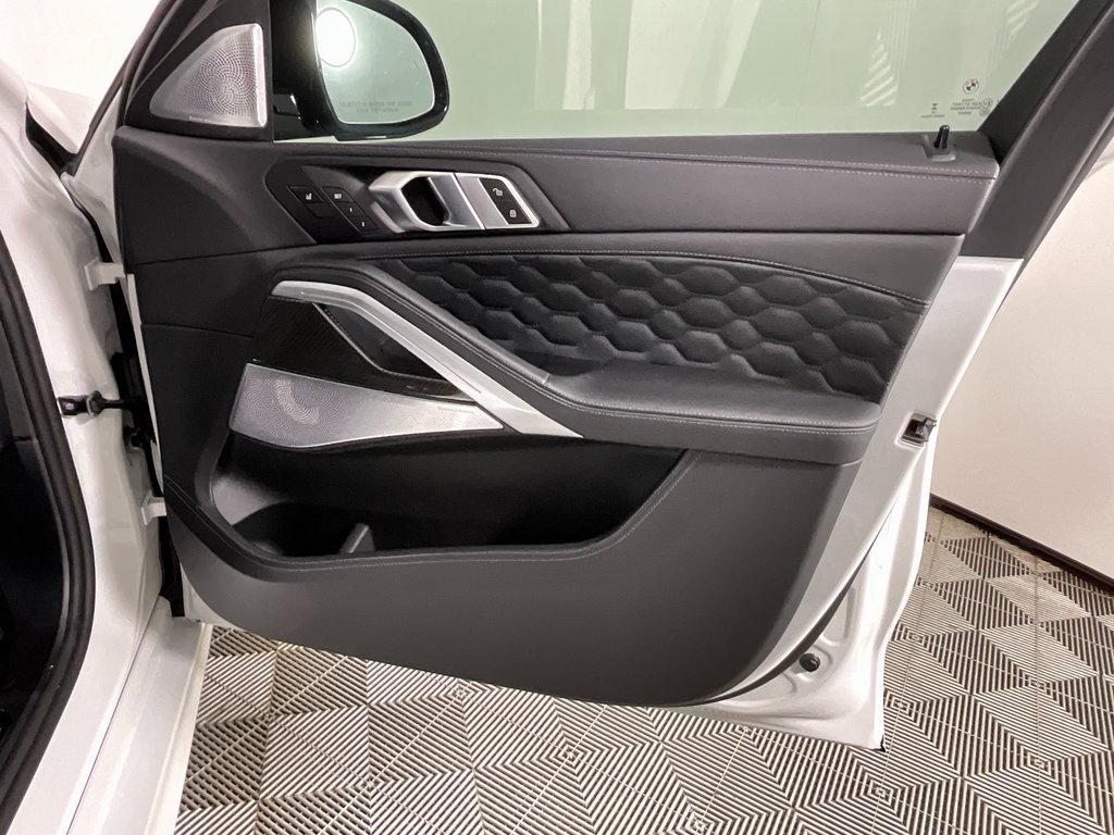 Used 2026 BMW X6 M Competition w/ Executive Package image 19