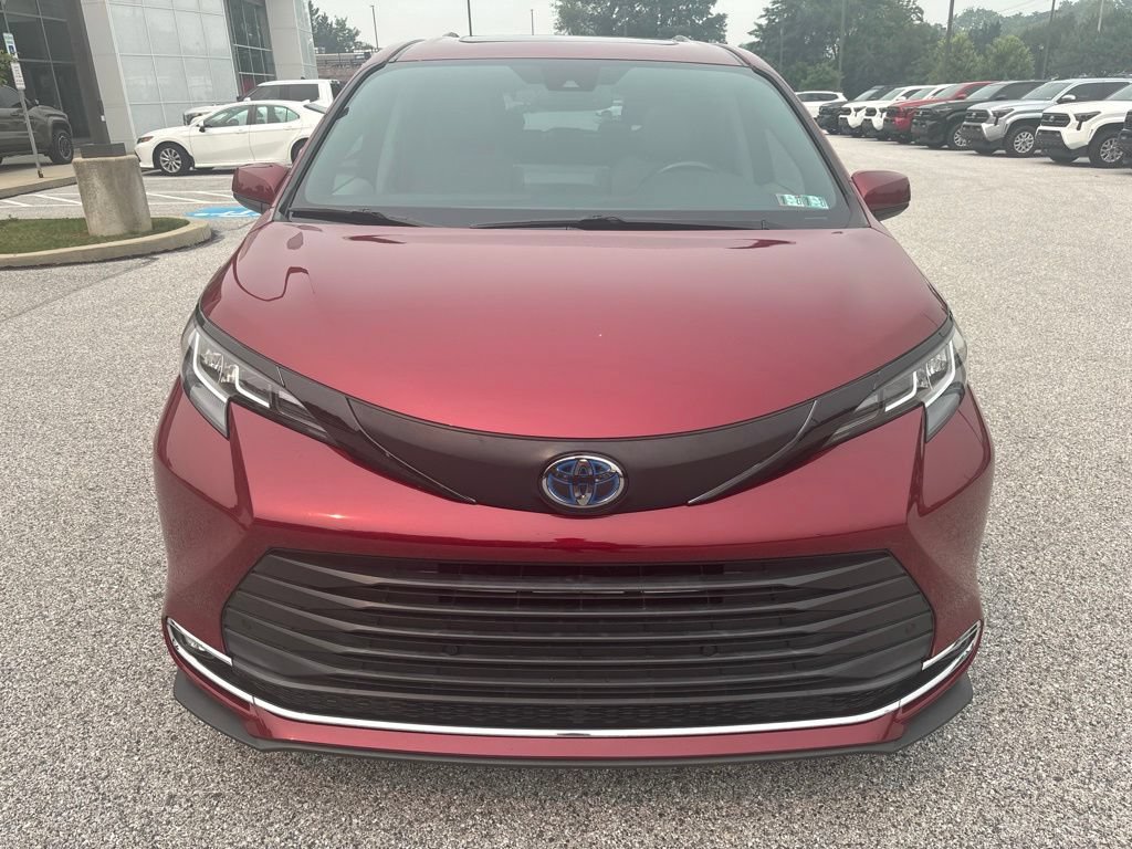 Used 2021 Toyota Sienna XLE FWD image 16