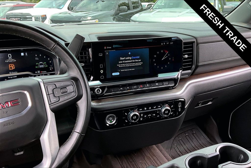Used 2023 GMC Sierra 1500 SLT AWD/4WD image 13