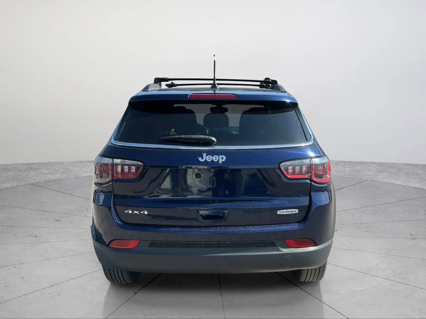 Used 2018 Jeep Compass Latitude w/ Popular Equipment Group AWD/4WD image 14