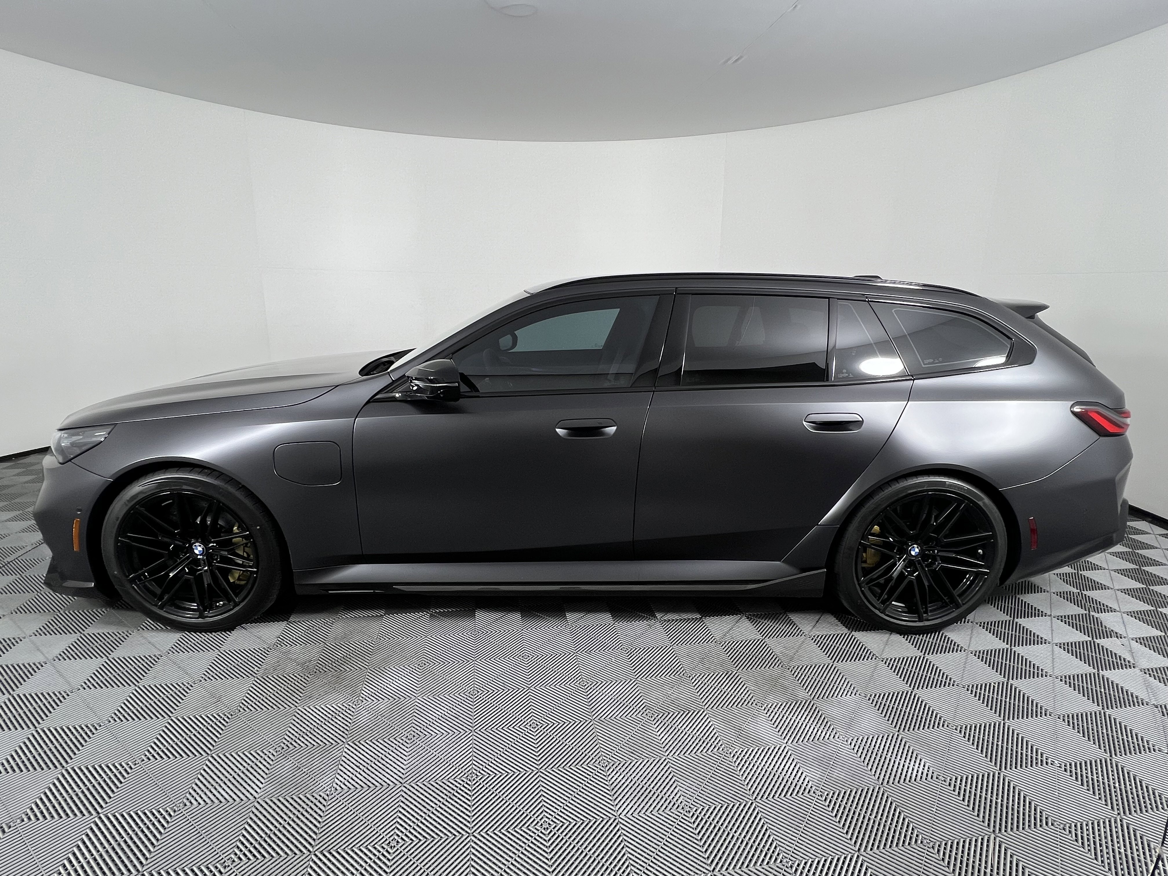 Used 2026 BMW M5 Touring image 9