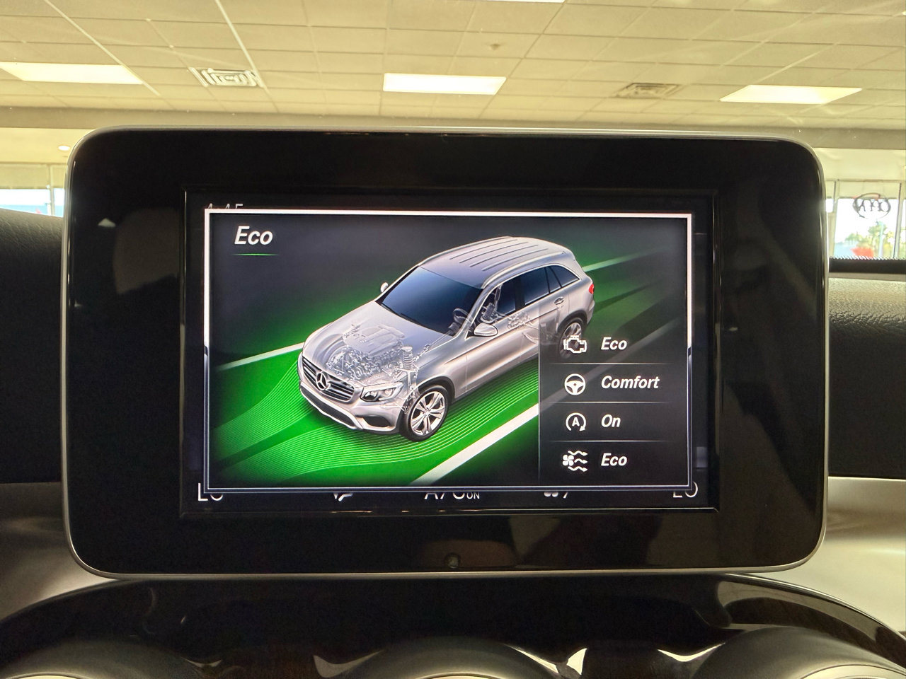 Used 2018 Mercedes-Benz GLC 300 GLC300 4MATIC image 17