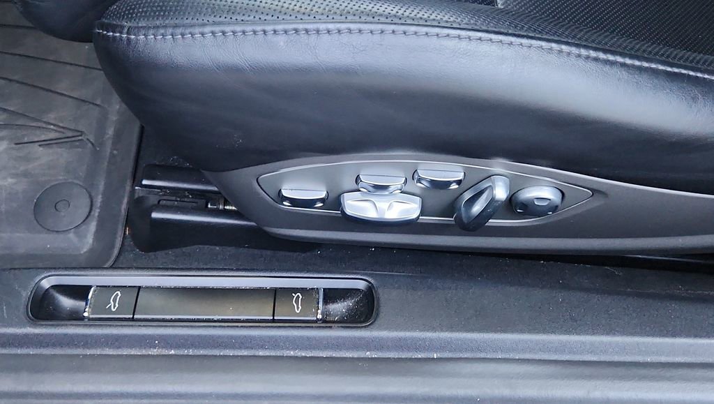 Used 2014 Porsche 911 Turbo S image 31